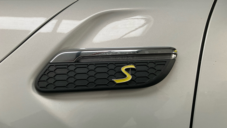 MINI Hatchback 135kW Cooper S Level 2 33kWh 3dr Auto Electric Hatchback